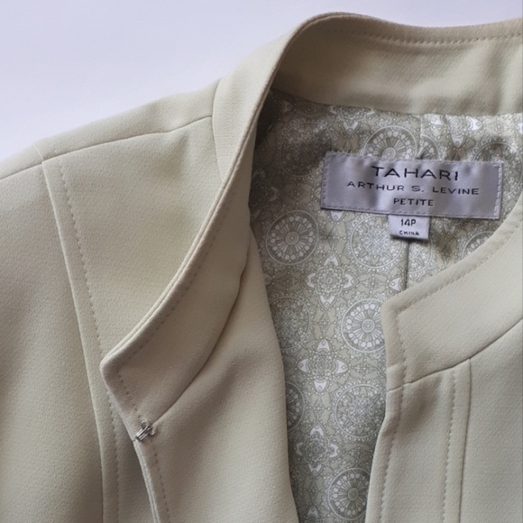 ❤ HOST PICK ❤ 3-Piece Tahari Skirt Suit - Picture 4 of 8